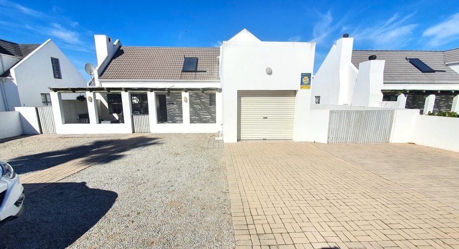 4 Bedroom Property for Sale in Golden Mile Western Cape